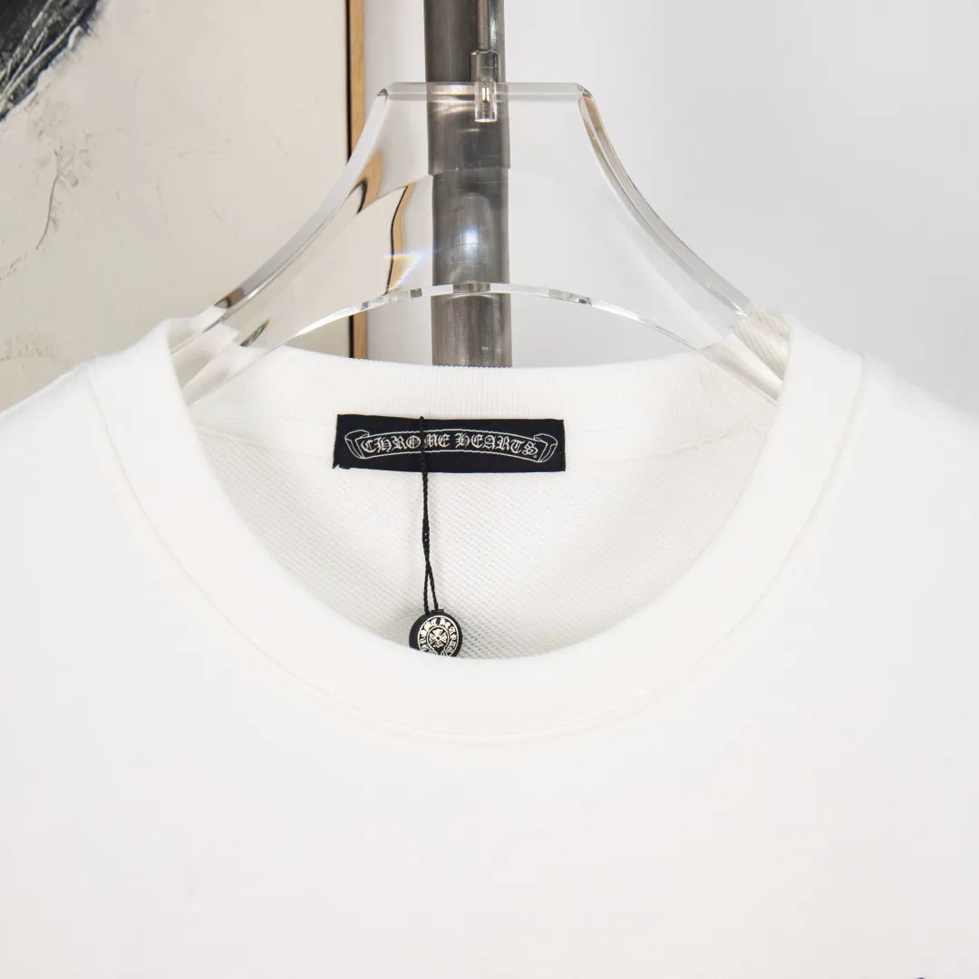 P280 zp version [exclusive supply] Chrome Hearts/Chrome Hearts 2025Fw new autumn and winter 420g pullover round neck long-sleeved sweatshirt CH back hodgepodge horseshoe Sanskrit cross offset letter logo embossing process same style for men and women brand classic pure cotton fabric official synchronization high version high quality fashion personality versatile trend pure original quality original fabric hangtag collar label washed wheat three complete labels Color: black white Size: XS S M L Number: YK10714